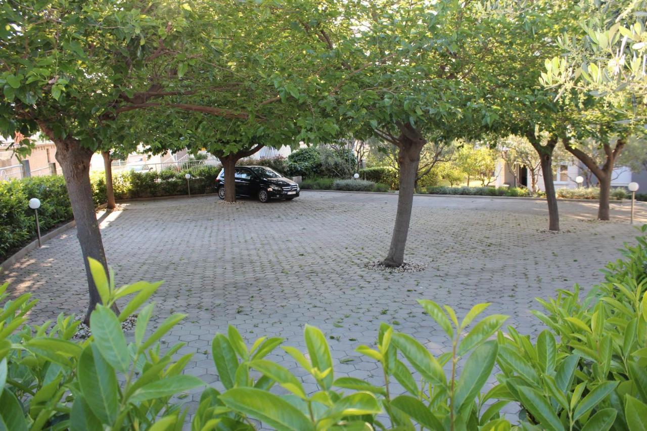 Villa Mihaela Trogir Exterior photo