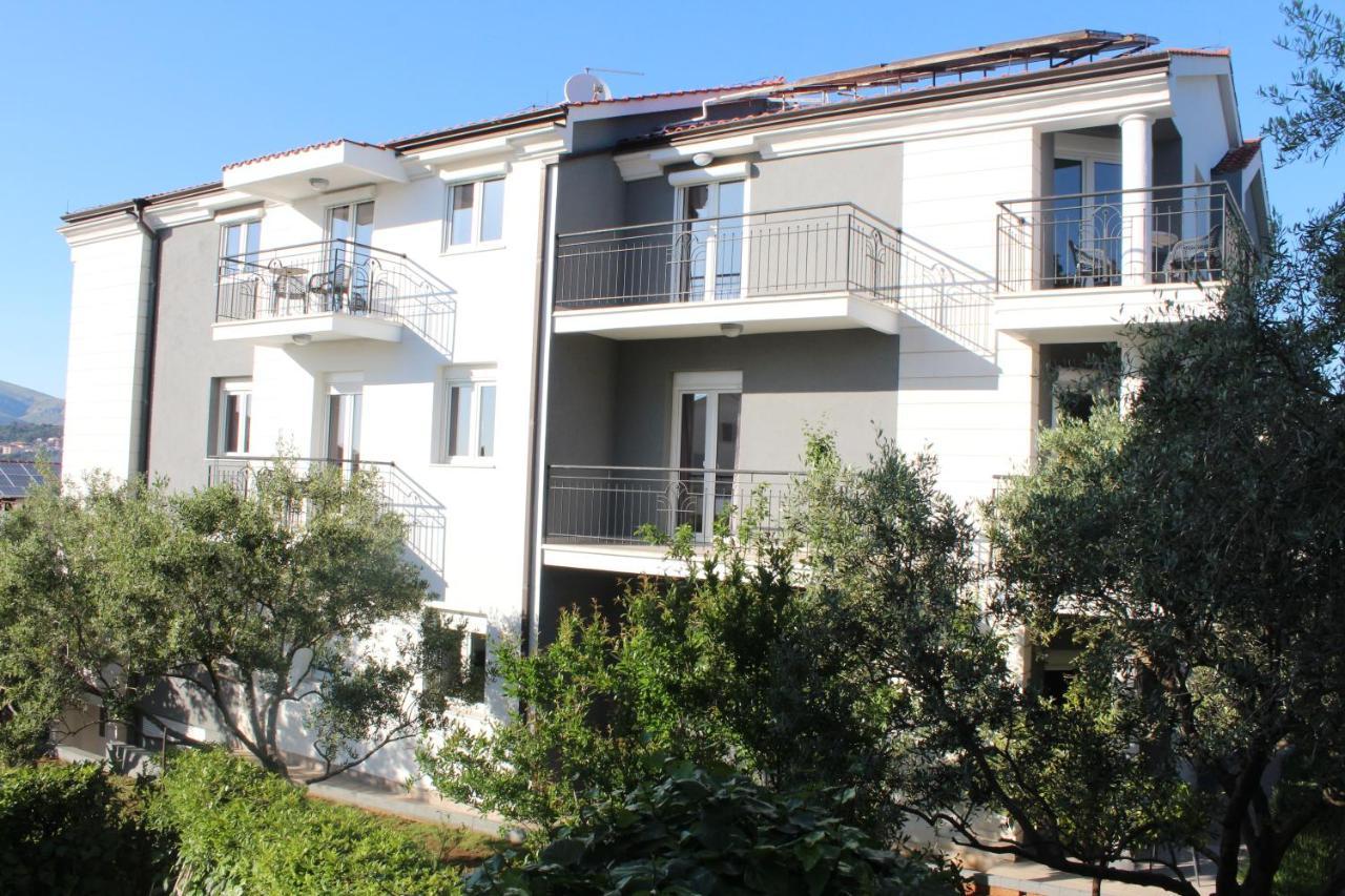 Villa Mihaela Trogir Exterior photo